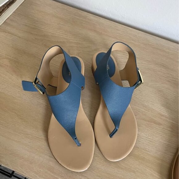 Beautiful sandals - Picture 3 of 4